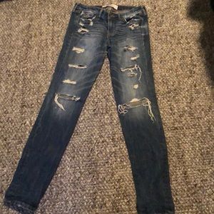 Size 0 Mid Rise Hollister Distressed Skinny Jeans